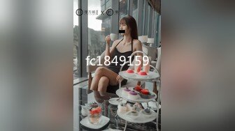 【人间水密桃】三女叠罗汉来姨妈只能双飞啪啪，健身球上口交边骑乘边舔逼，快速抽插大屁股出白浆