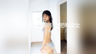 长发黑丝高颜值美少妇骚气横生，沙发前开始口交掰穴尿尿垃圾桶，女上位打桩