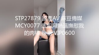 引诱酒店丰满的美女服务员给我吹牛、调情、做爱、摇晃乳房