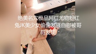 大屁股少妇在酒店坐着鸡吧扭腰