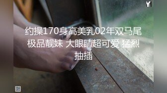 粗大的假鸡鸡就是容易满足女人自己玩几下都喷水了