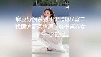 高颜值苗条美少妇【黑大屌干姐姐】倒立口交舔蛋，骑乘大力猛操抱起来干，很是诱惑喜欢不要错过