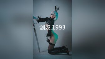 【自整理】Pornhub博主SexyandTiny  生日当天去朋友家 她藏在桌子下面吃屌 惊险刺激 最新高清视频合集【80V】 (13)