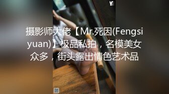 小哥憋坏了在洗浴找了个按摩小妹偷拍，看着颜值不错按着按着就把裤衩脱了玩打飞机，手法熟练真有点抗不住