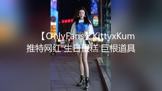 人气御姐美女主播魔仙现场直播与网友激情互动